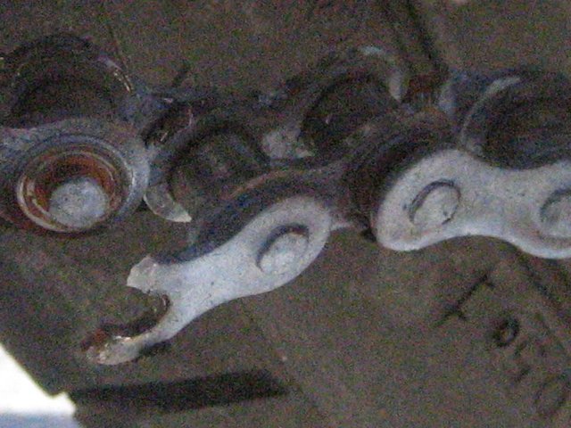 broken chain cropped at max resolution