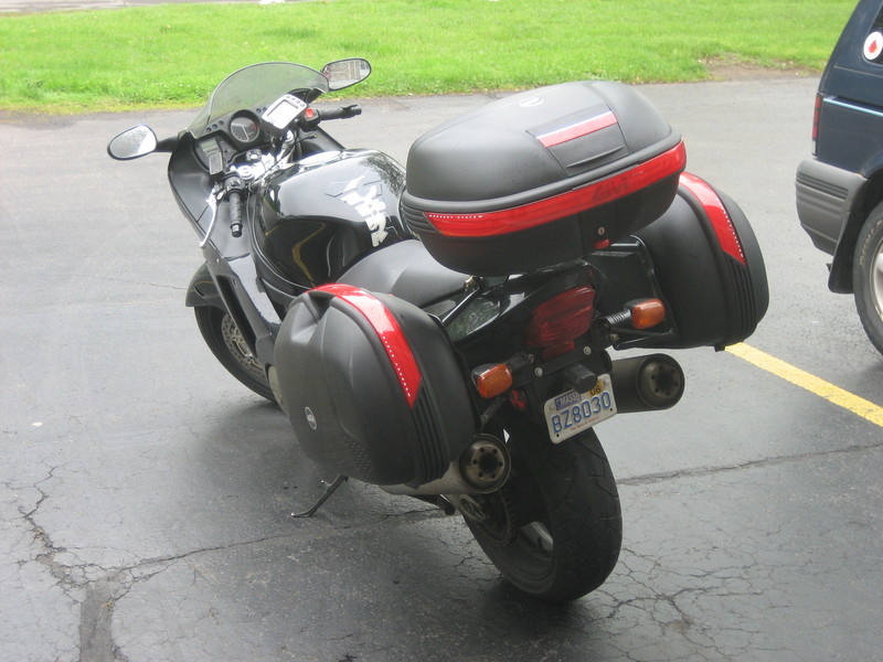 Darxus' Honda CBR1100XX Super Blackbird with full Givi bags.