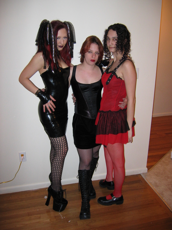 Dressed up for Manray.