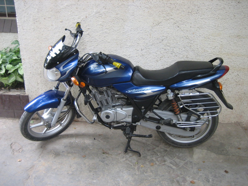 typical motorcycle in India (100cc 1 cylinder kick start)