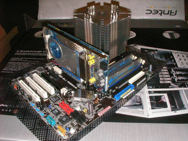 A8N-SLI Premium, blue Asus 7800GT, Scythe Ninja, Corsair TwinX